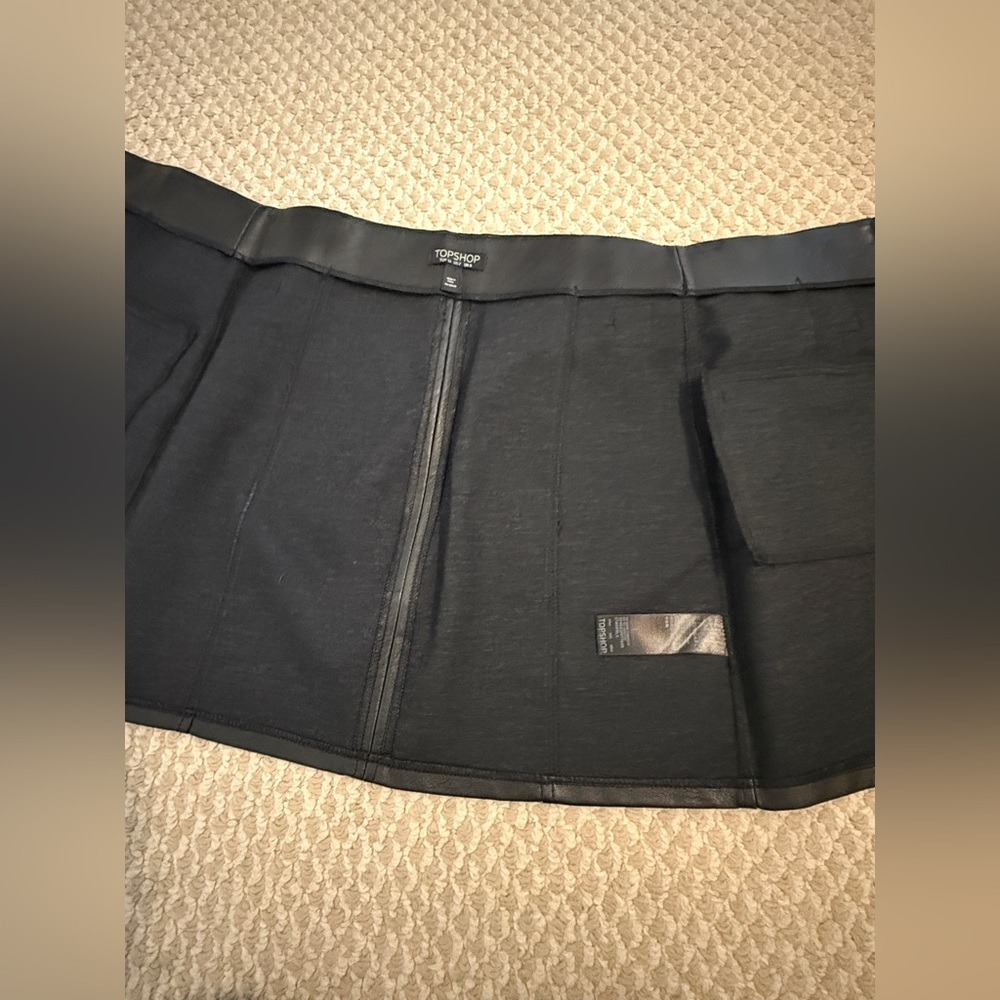 TOPSHOP Faux Leather Buckle Zip Miniskirt SIZE: 2 - Picture 13 of 13